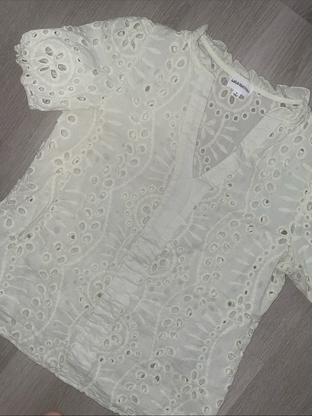 Soft Neon Green Eyelet V-Neck Blouse | Womenβs Size Medium - Picture 2 of 7